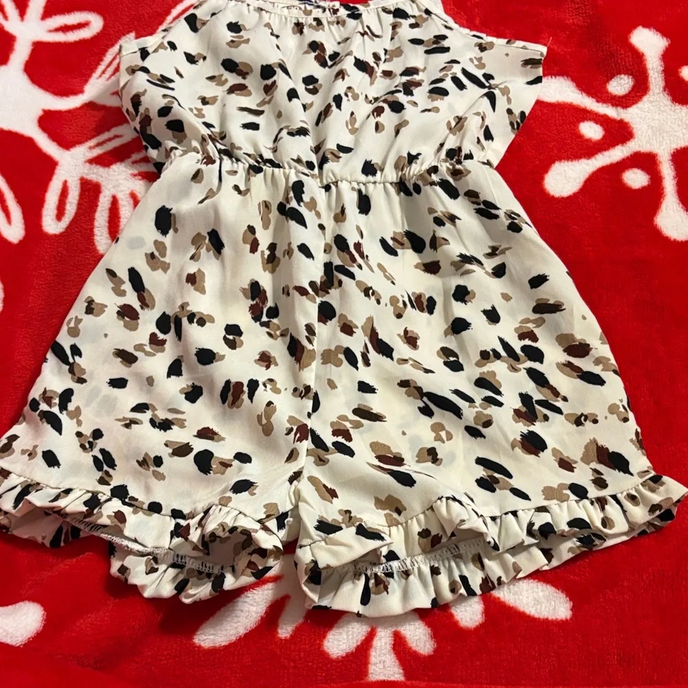 Leopard Print Ruffle Romper - Picture 3 of 3